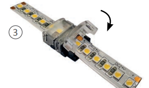 On glisse le ruban LED dans le connecteur